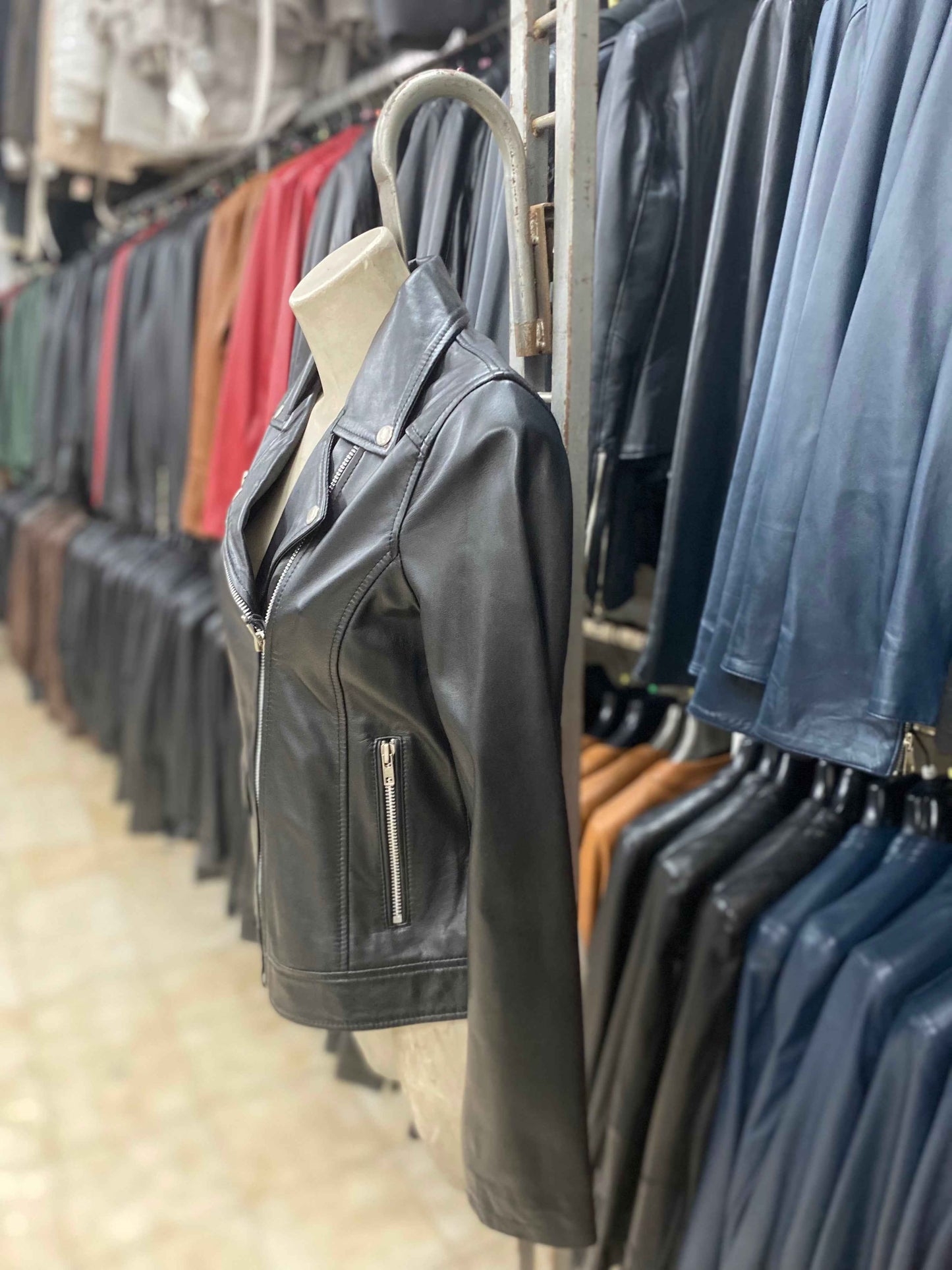 Giubbino in Vera Pelle da Donna – Modello Chiodo AM | Made in Italy